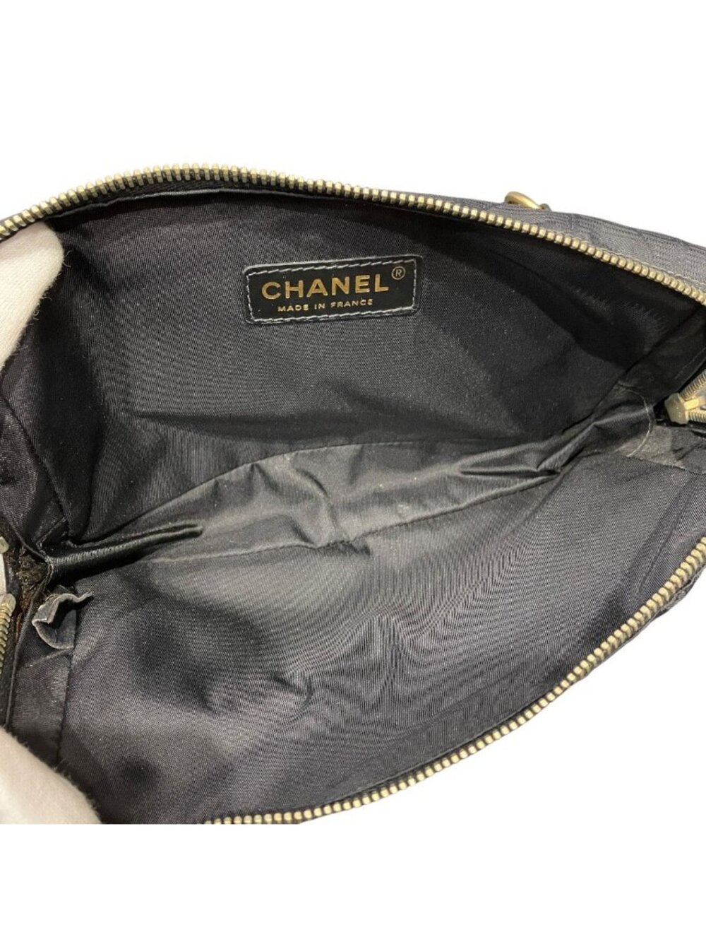 Chanel Waist Bag Nylon Leather - Picture 6 of 9